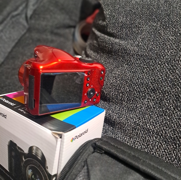 Polaroid iE4038 Digital Camera Kit w/ 40x Optical Zoom 18MP HD Video 3" LCD Kit - Picture 6 of 8